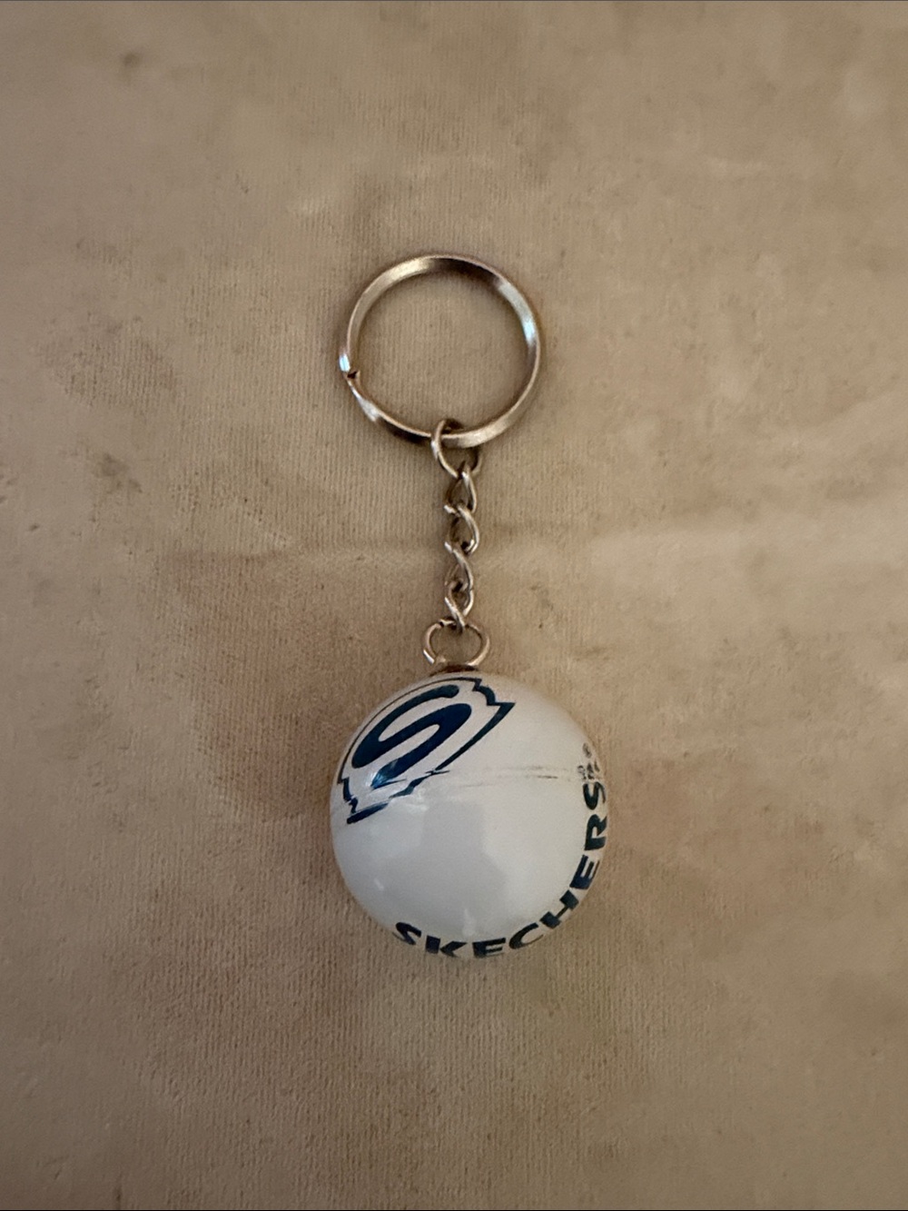 Skechers White & Navy Branded Ball Keychain